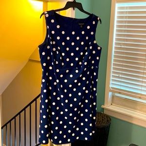 Navy blue polka dot sleeveless mid-length dress!